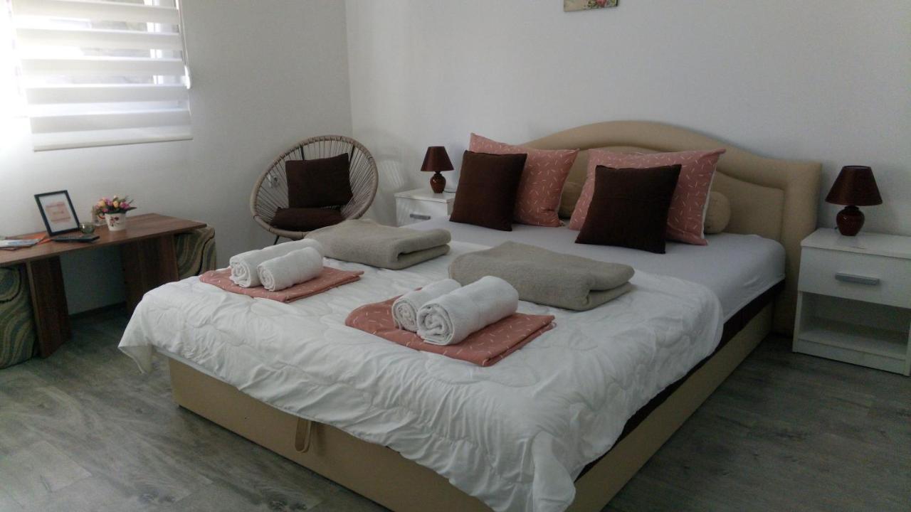Happy Star Apartment Nis Bagian luar foto