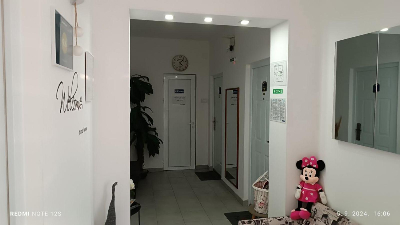 Happy Star Apartment Nis Bagian luar foto