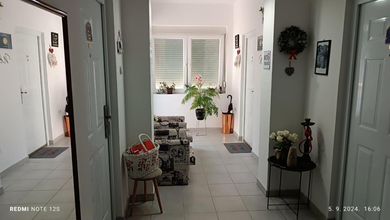 Happy Star Apartment Nis Bagian luar foto