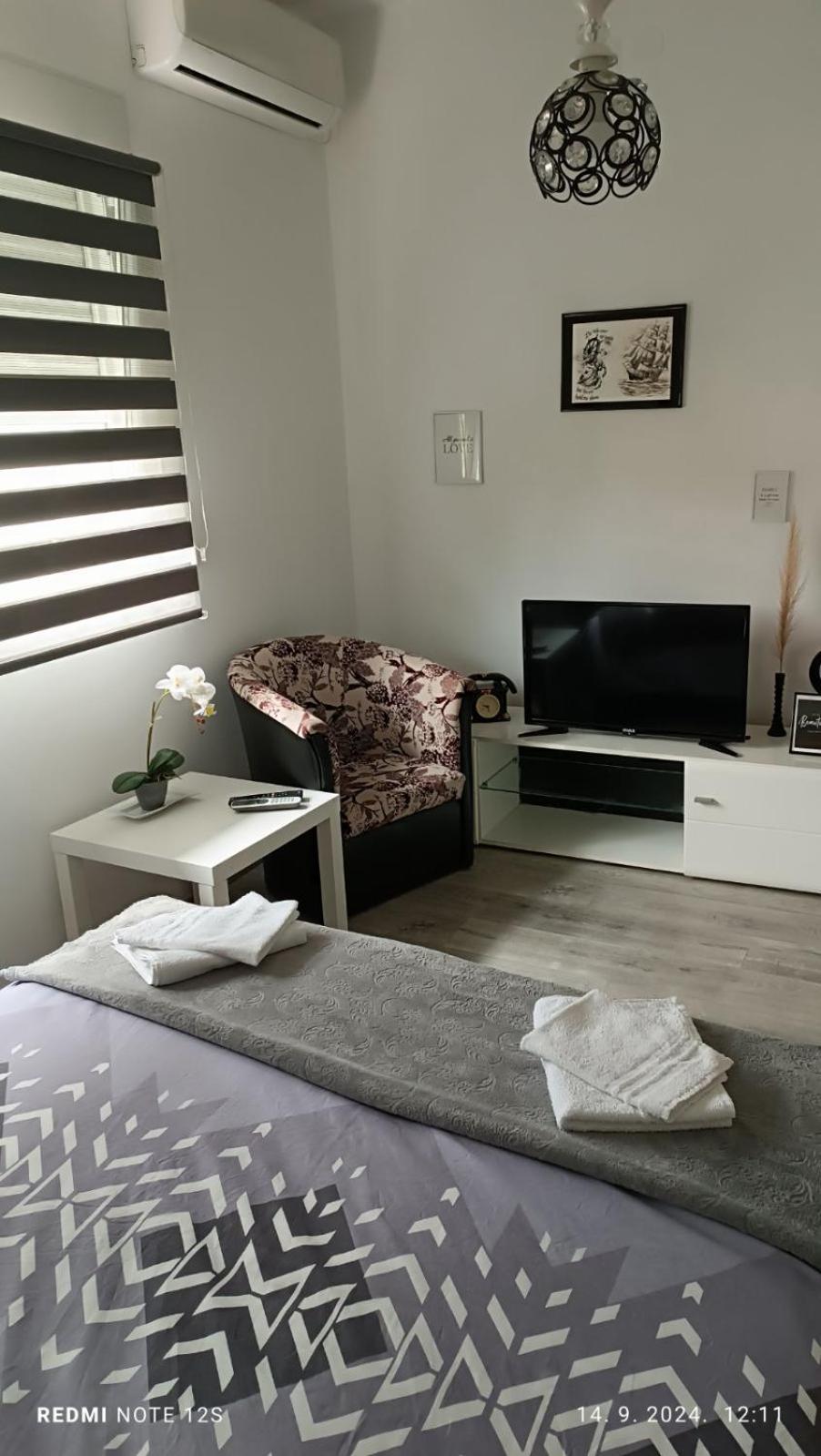 Happy Star Apartment Nis Bagian luar foto