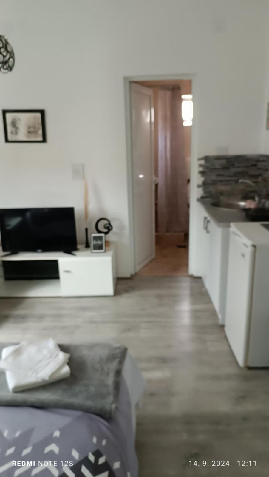 Happy Star Apartment Nis Bagian luar foto