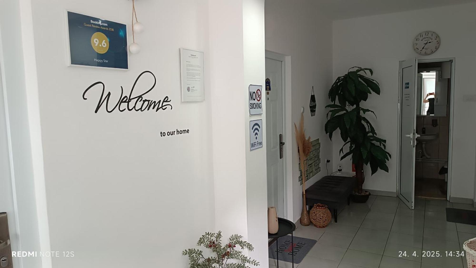 Happy Star Apartment Nis Bagian luar foto