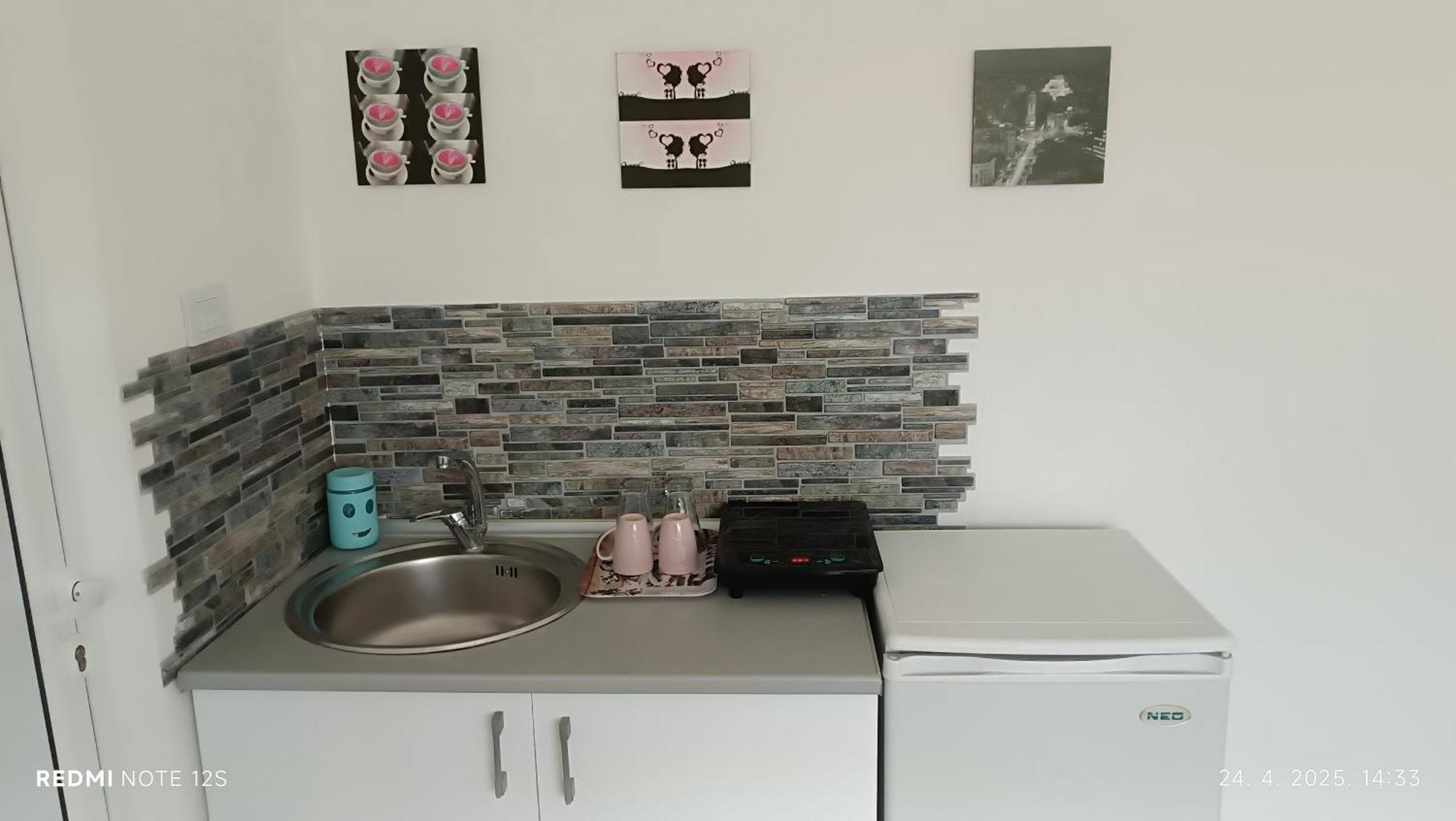 Happy Star Apartment Nis Bagian luar foto