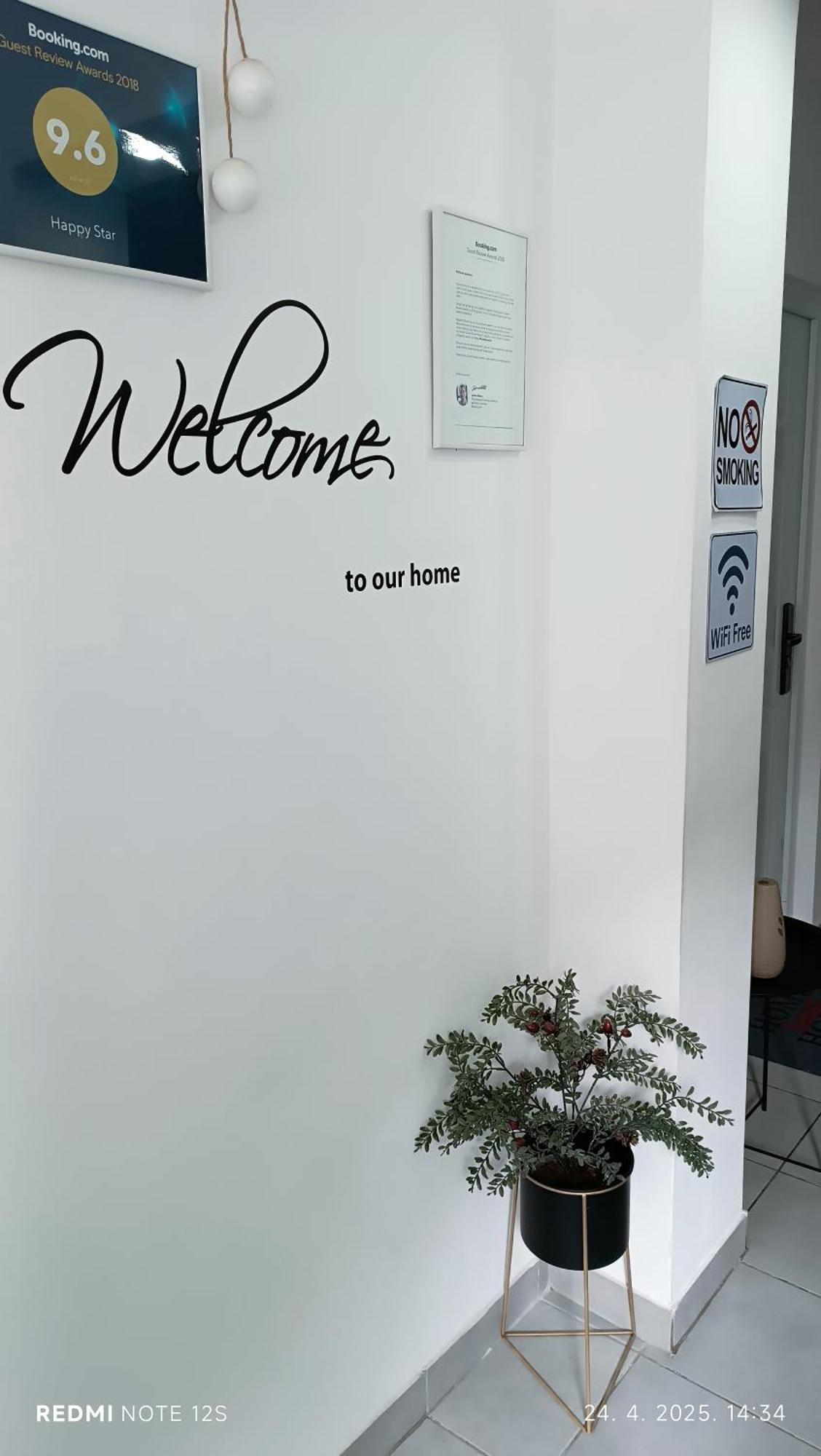 Happy Star Apartment Nis Bagian luar foto