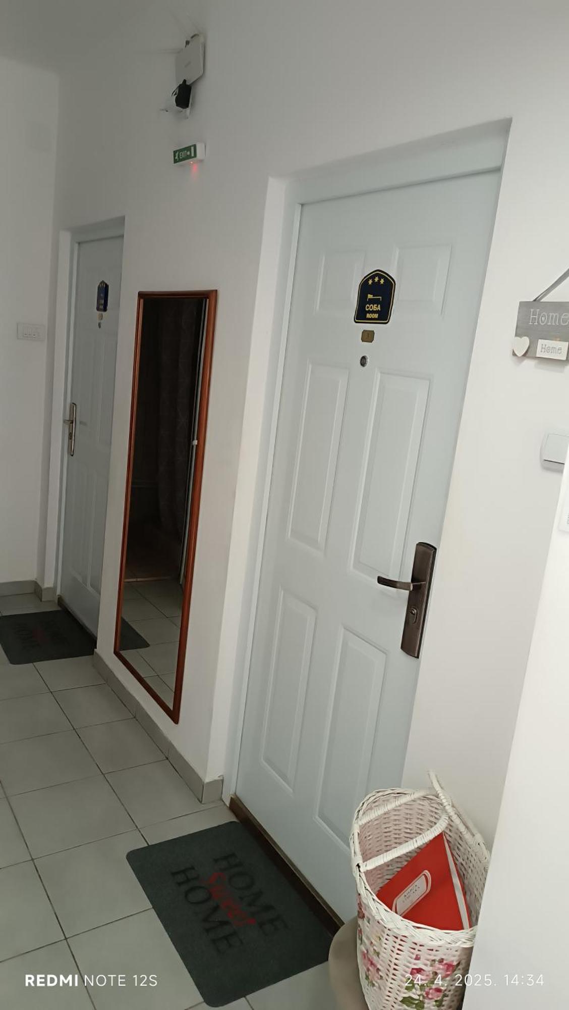 Happy Star Apartment Nis Bagian luar foto