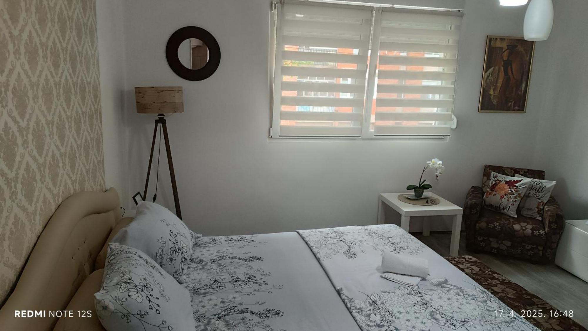 Happy Star Apartment Nis Bagian luar foto