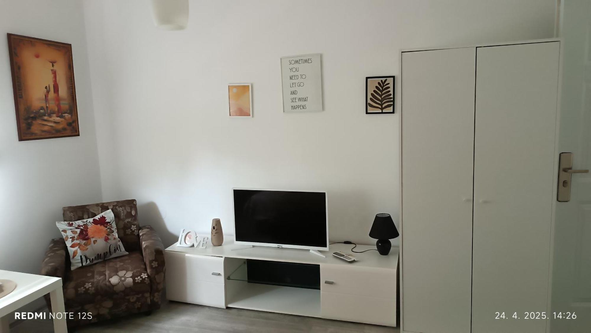 Happy Star Apartment Nis Bagian luar foto