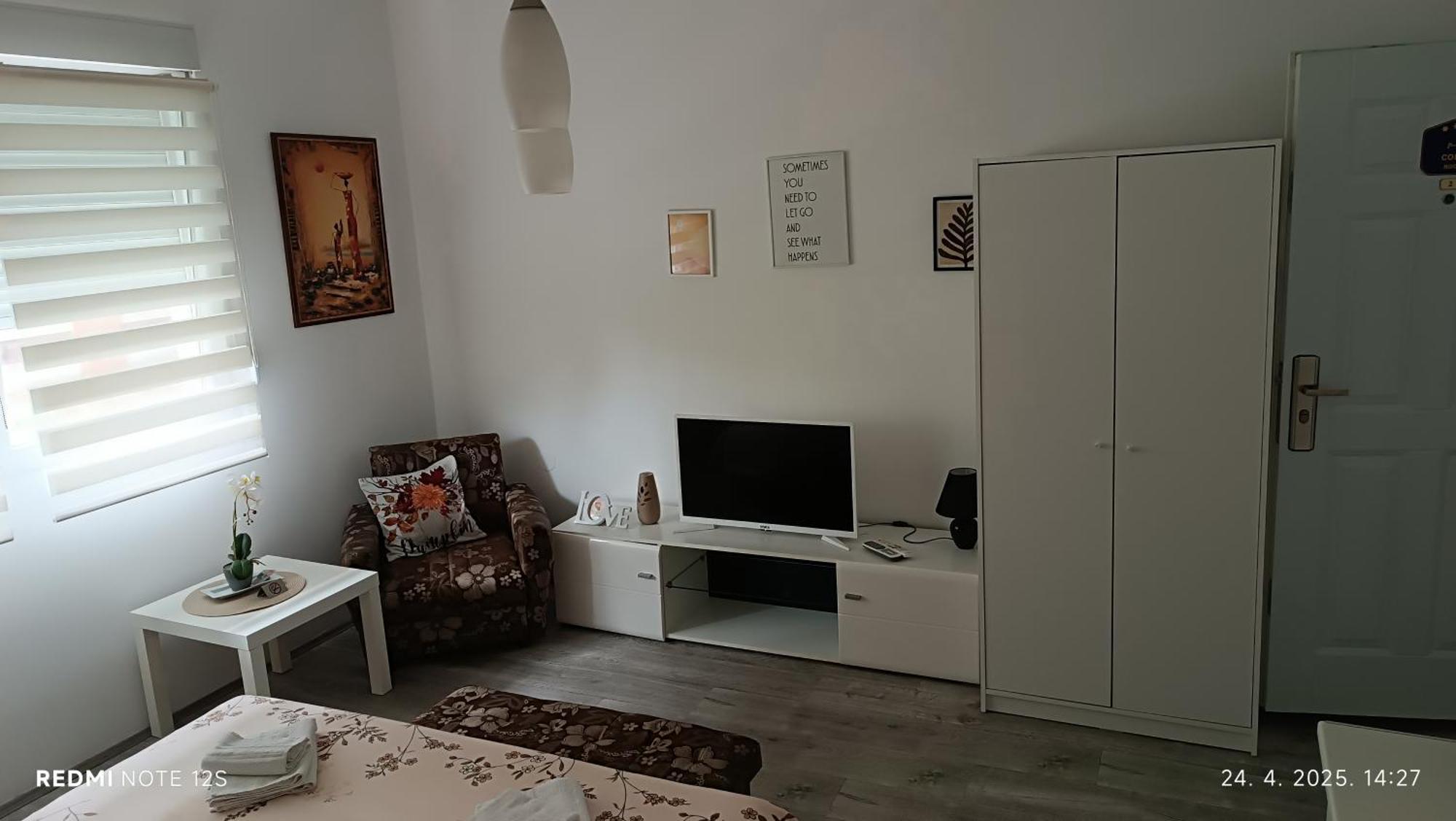 Happy Star Apartment Nis Bagian luar foto