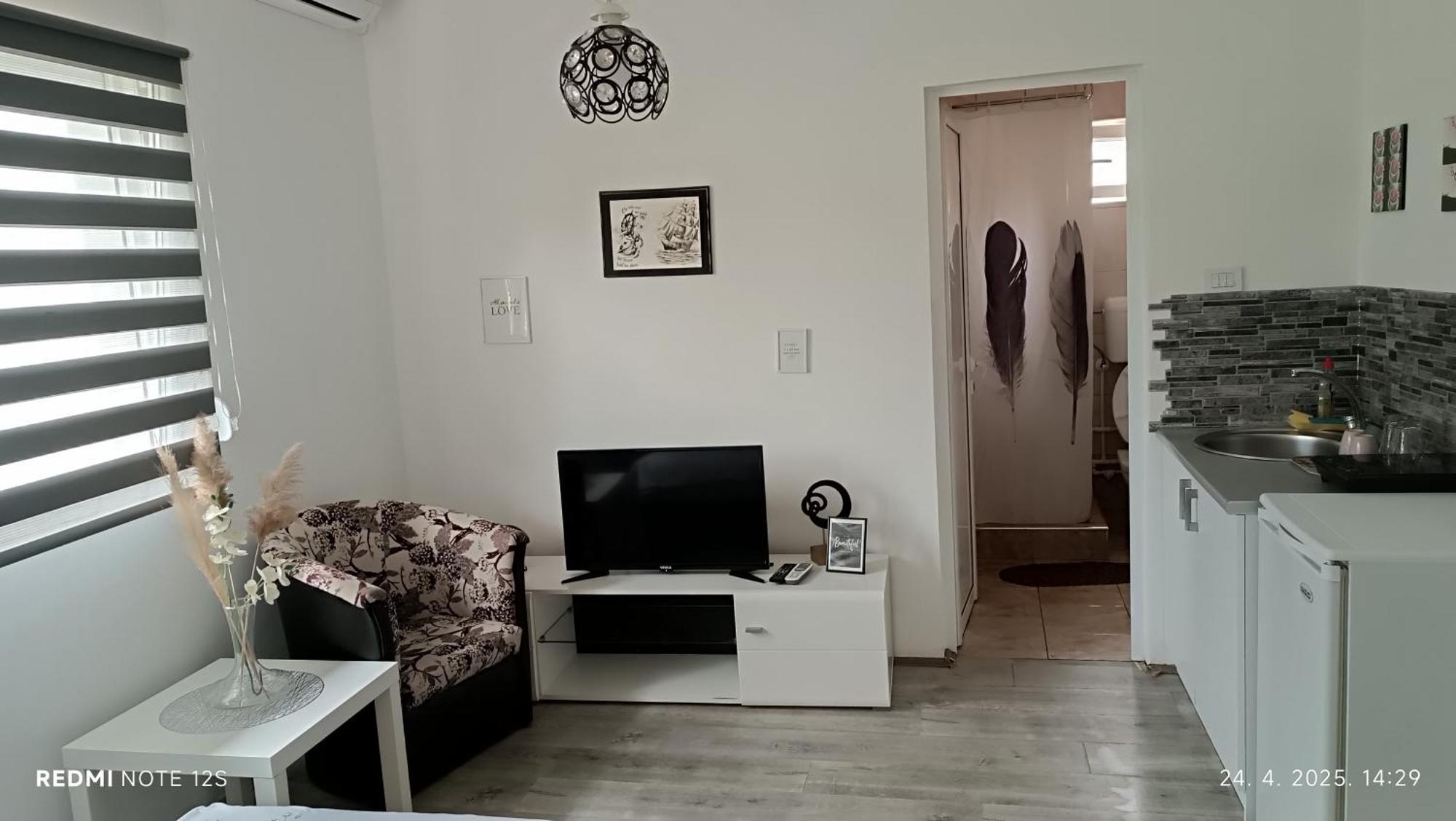 Happy Star Apartment Nis Bagian luar foto