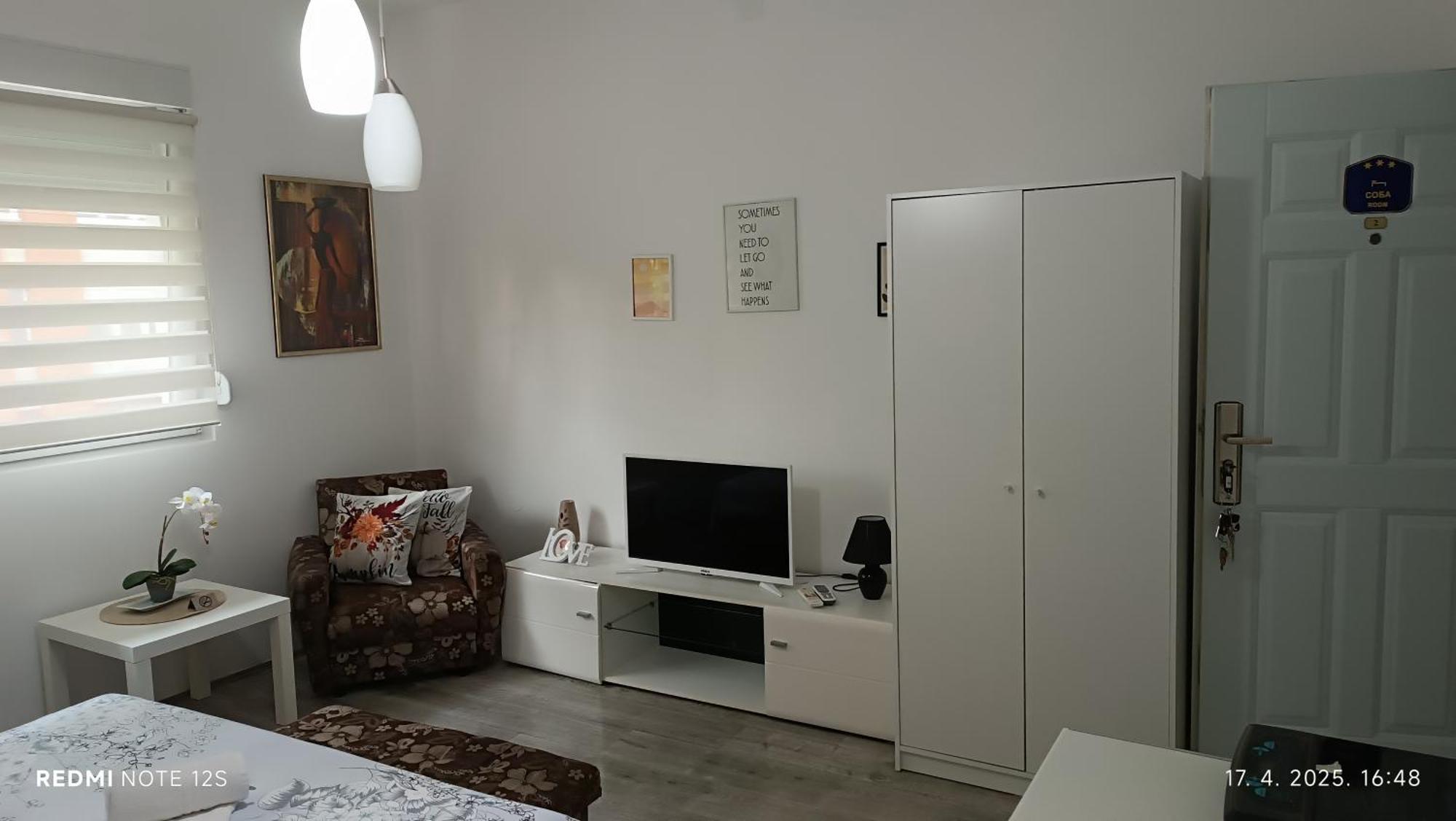 Happy Star Apartment Nis Bagian luar foto