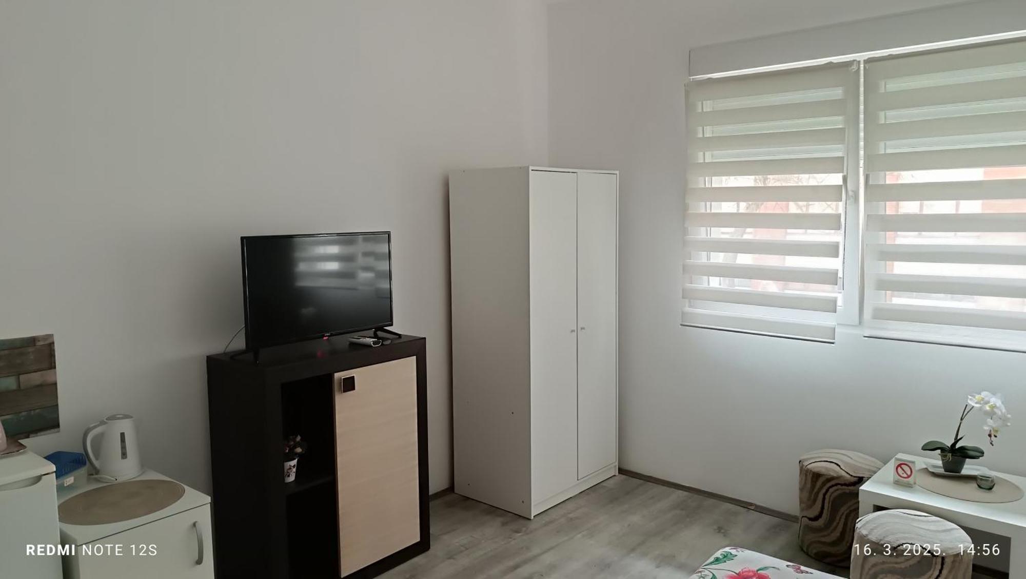 Happy Star Apartment Nis Bagian luar foto